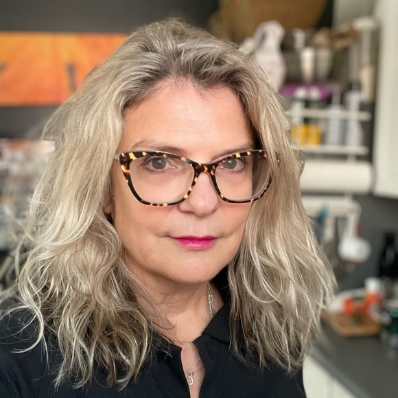 Meet your Posher, Carole - Picture 1 of 1